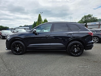 Used Volkswagen Touareg 2018 for sale - 75477302: Photo