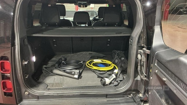 Used Land Rover Defender 2022 for sale - 77052596: Photo 7