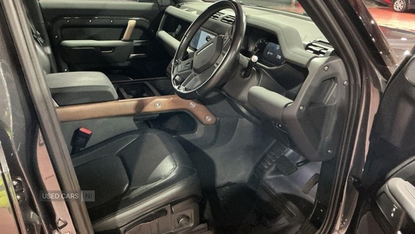 Used Land Rover Defender 2022 for sale - 77052596: Photo 8