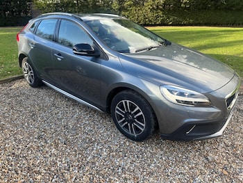 Used Volvo V40 Cross Country 2017 for sale - 77801969: Photo