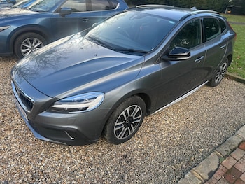 Used Volvo V40 Cross Country 2017 for sale - 77801969: Photo