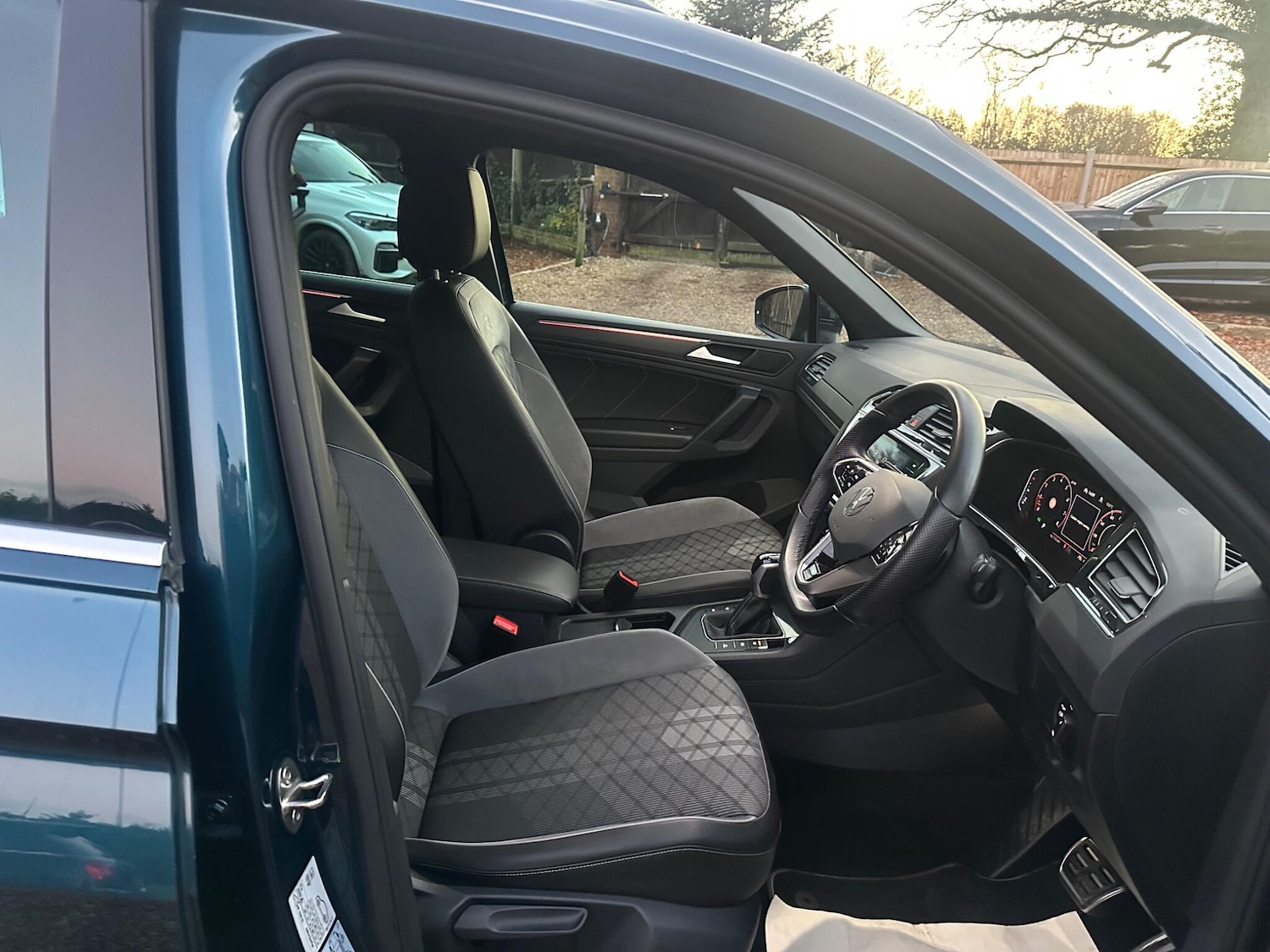 Used Volkswagen Tiguan 2023 for sale - 77801965: Photo 11