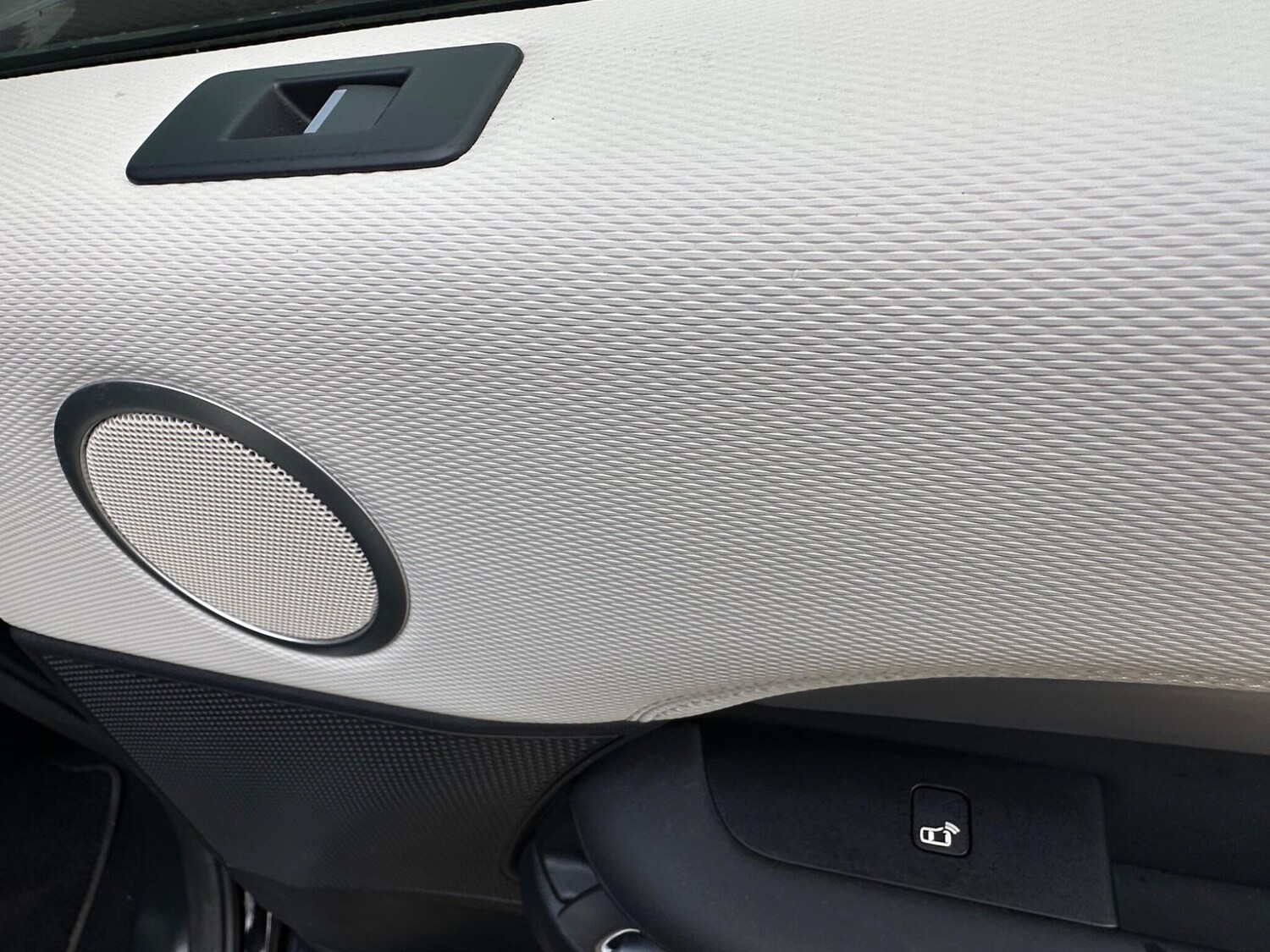 Used Land Rover Discovery 2022 for sale - 77801959: Photo 28