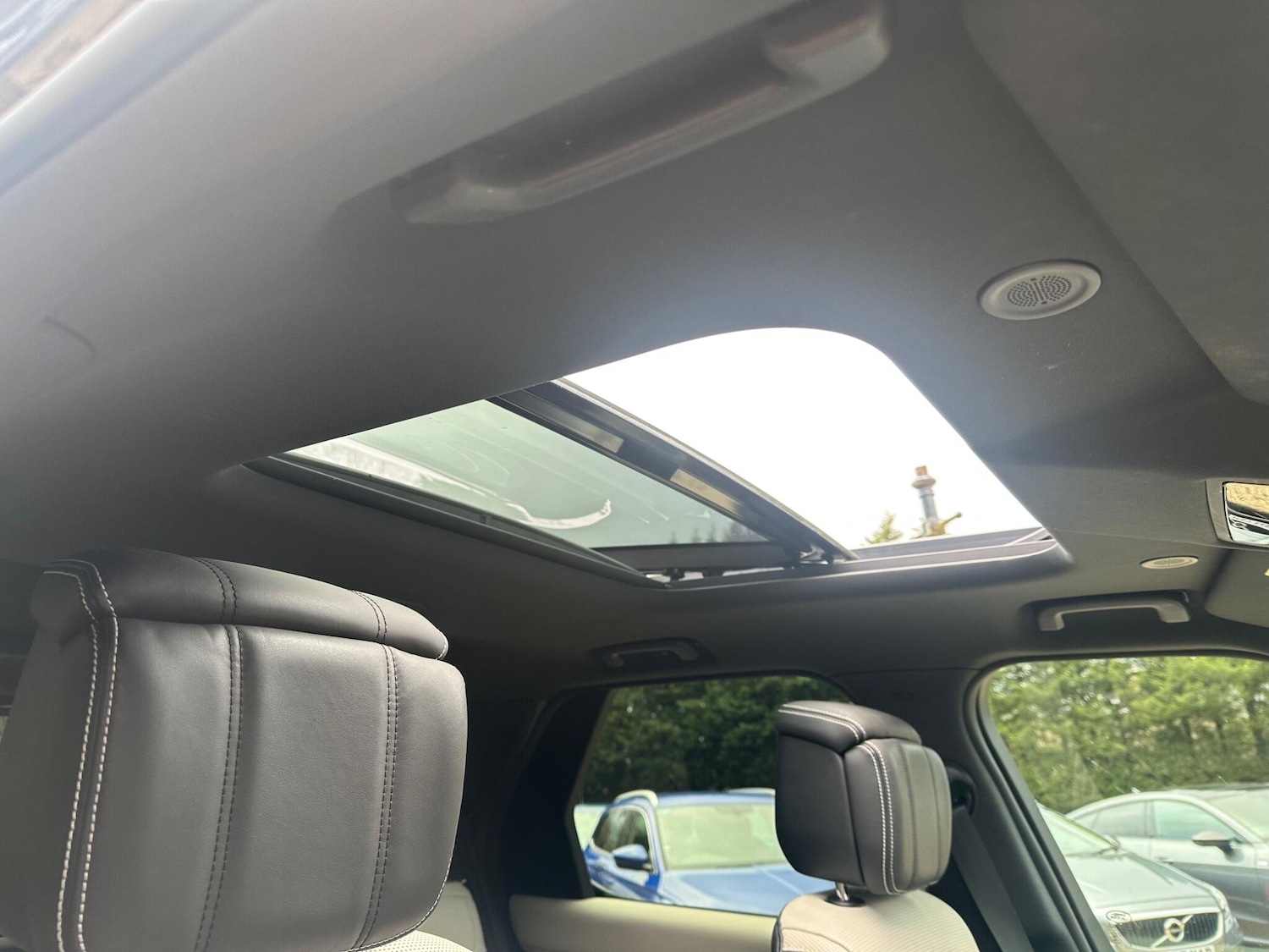 Used Land Rover Discovery 2022 for sale - 77801959: Photo 3