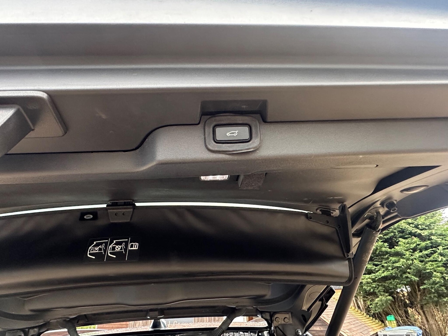 Used Land Rover Discovery 2022 for sale - 77801959: Photo 9