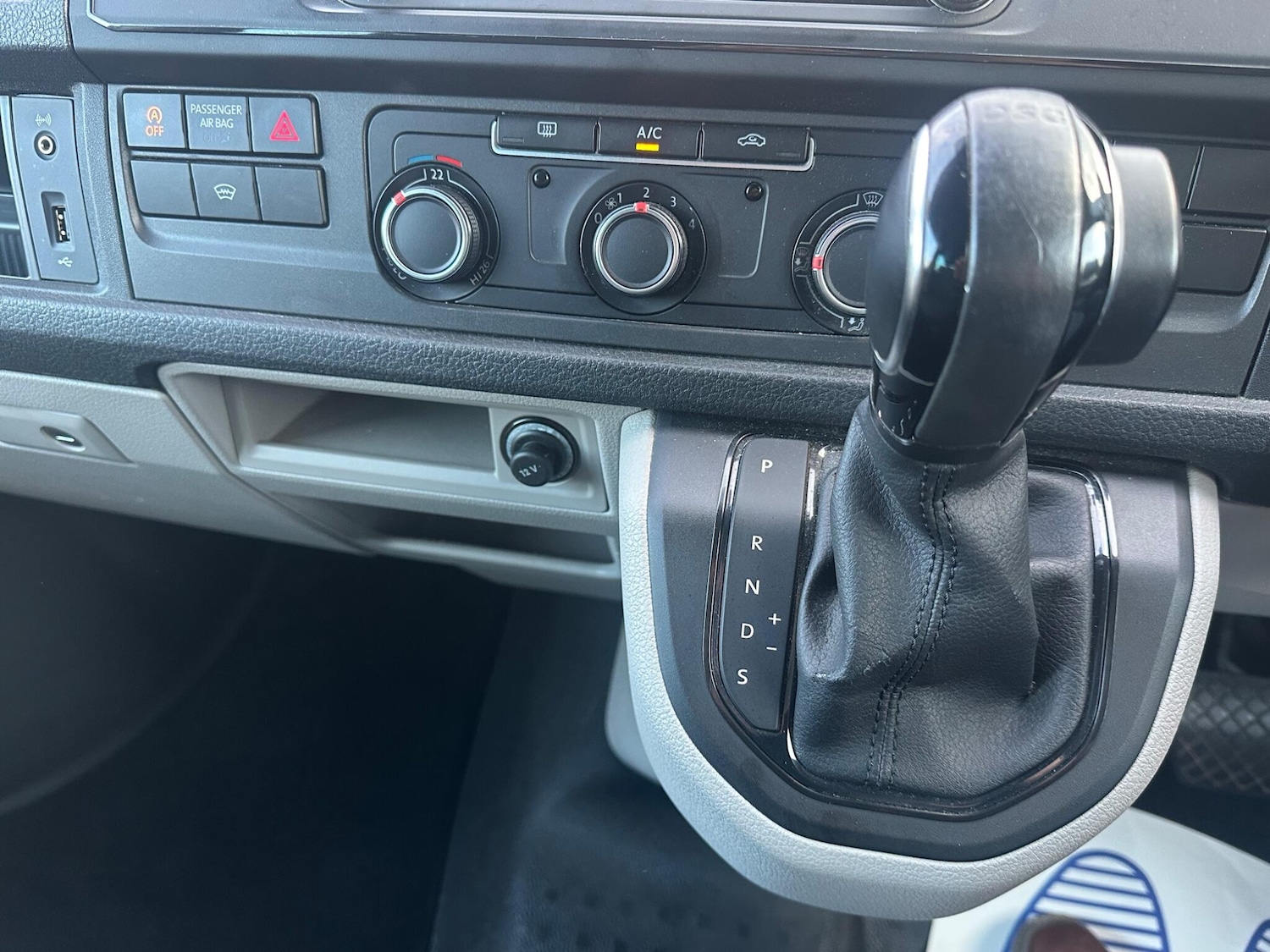 Used Volkswagen Transporter 2016 for sale - 77805002: Photo 3