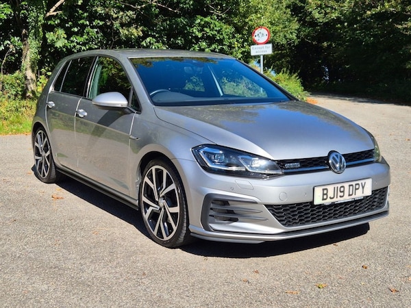 Used Volkswagen Golf 2019 for sale - 76009306: Photo 1