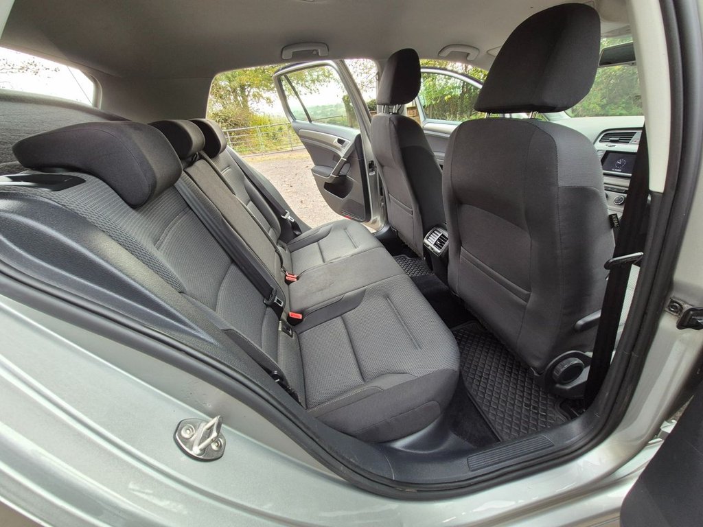 Used Volkswagen Golf 2014 for sale - 76350650: Photo 8