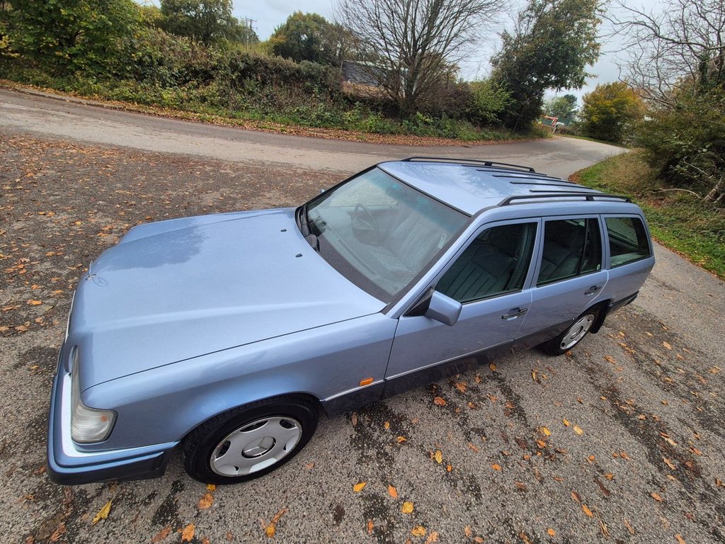Used Mercedes-Benz E Class 1994 for sale - 76350652: Photo 16