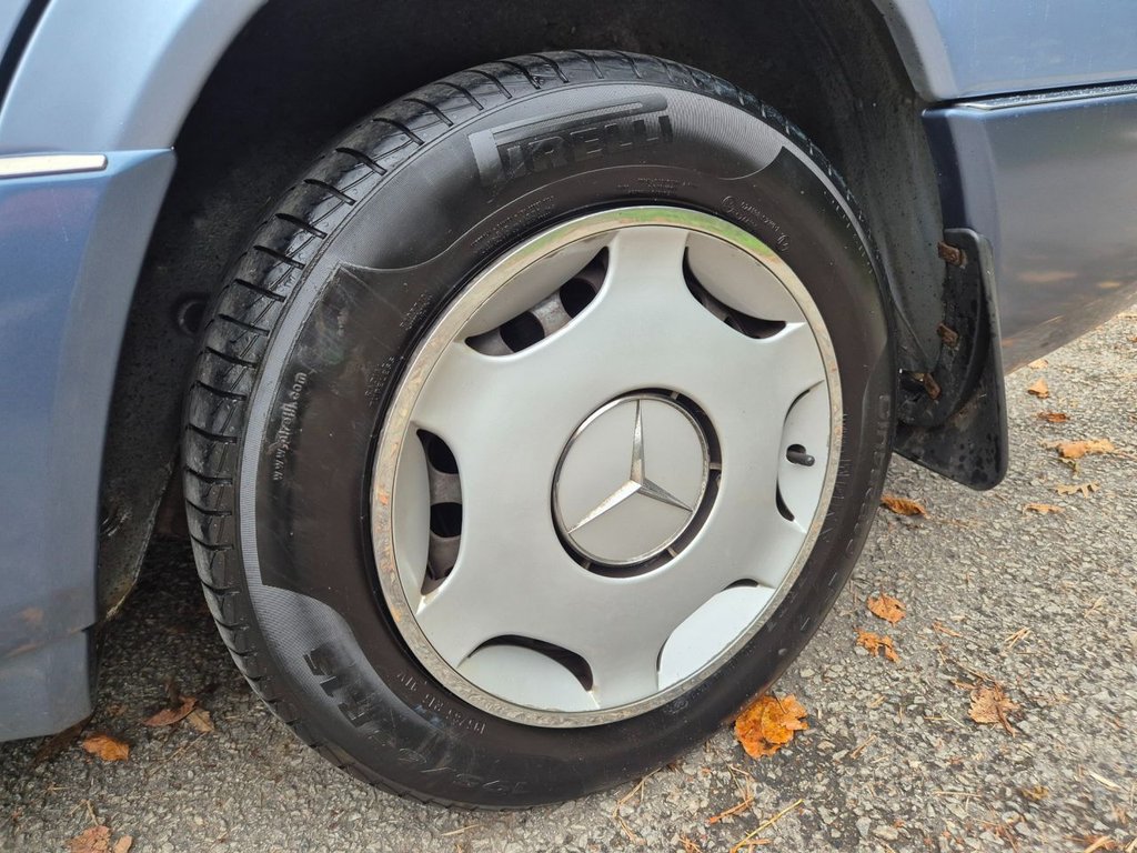 Used Mercedes-Benz E Class 1994 for sale - 76350652: Photo 23