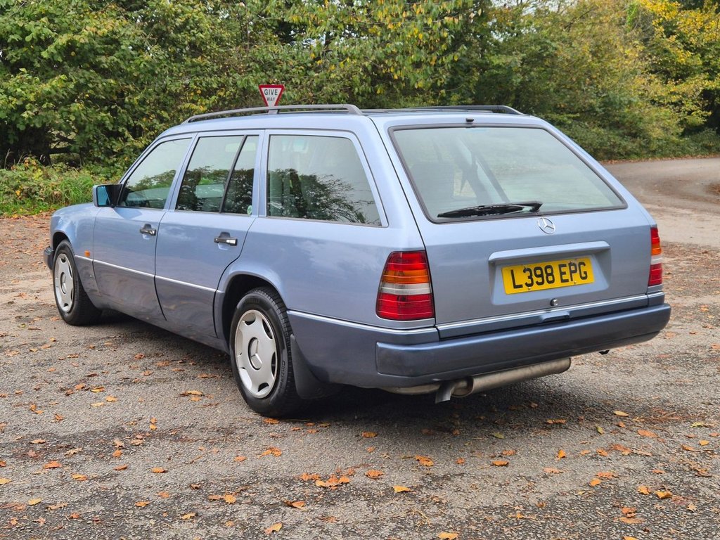Used Mercedes-Benz E Class 1994 for sale - 76350652: Photo 4