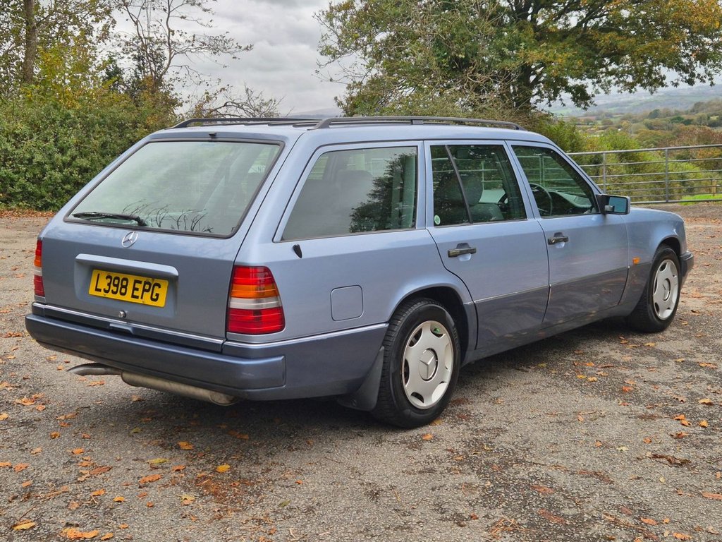 Used Mercedes-Benz E Class 1994 for sale - 76350652: Photo 5
