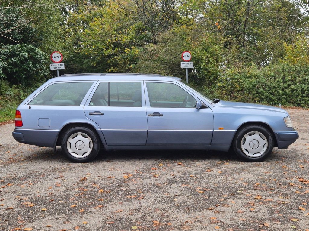 Used Mercedes-Benz E Class 1994 for sale - 76350652: Photo 6