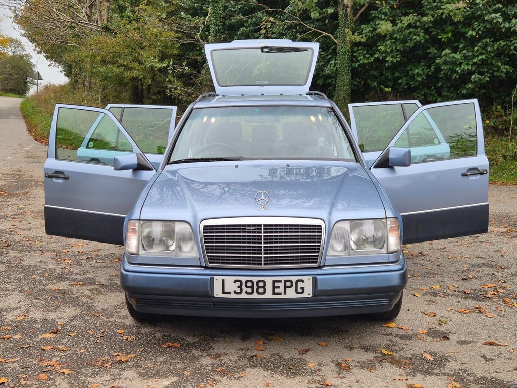 Used Mercedes-Benz E Class 1994 for sale - 76350652: Photo 7