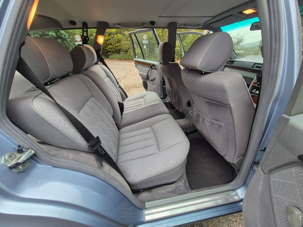 Used Mercedes-Benz E Class 1994 for sale - 76350652: Photo 9