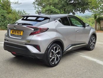 Used Toyota C-HR 2018 for sale - 79338894: Photo