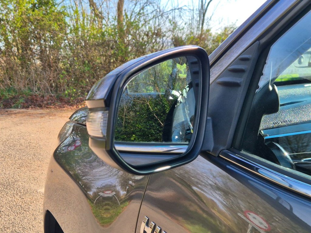 Used Toyota Hilux 2020 for sale - 77935988: Photo 40