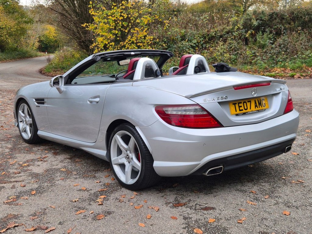 Used Mercedes-Benz SLK 2012 for sale - 76509999: Photo 3