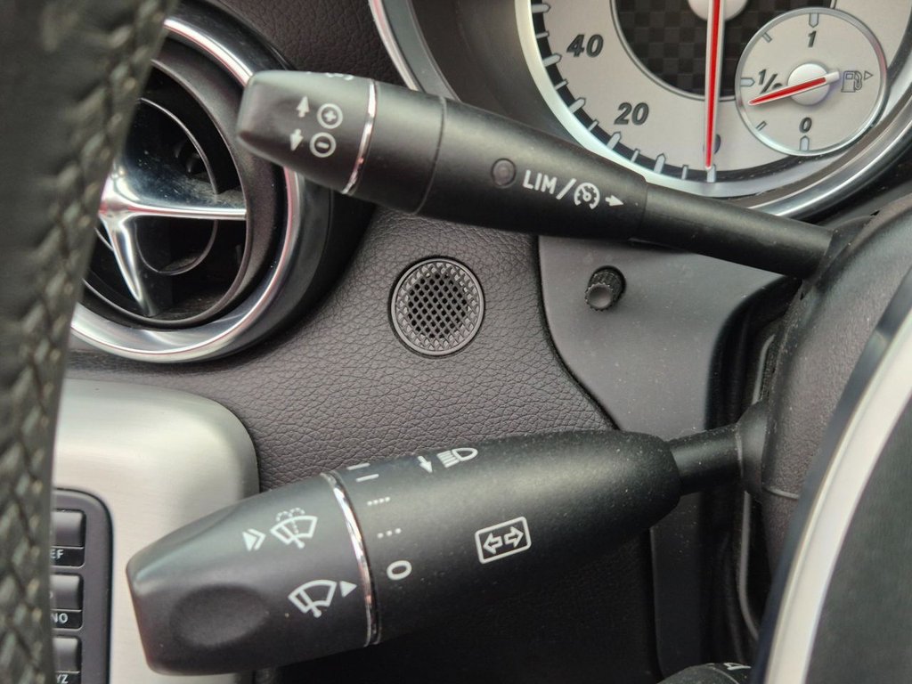 Used Mercedes-Benz SLK 2012 for sale - 76509999: Photo 37