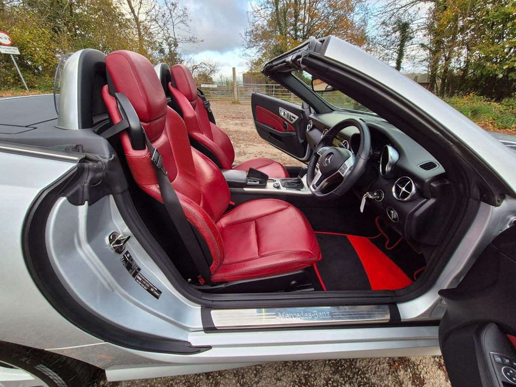 Used Mercedes-Benz SLK 2012 for sale - 76509999: Photo 9