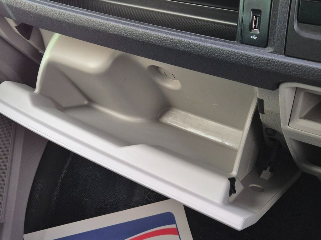 Used Volkswagen Transporter 2016 for sale - 77608717: Photo 48