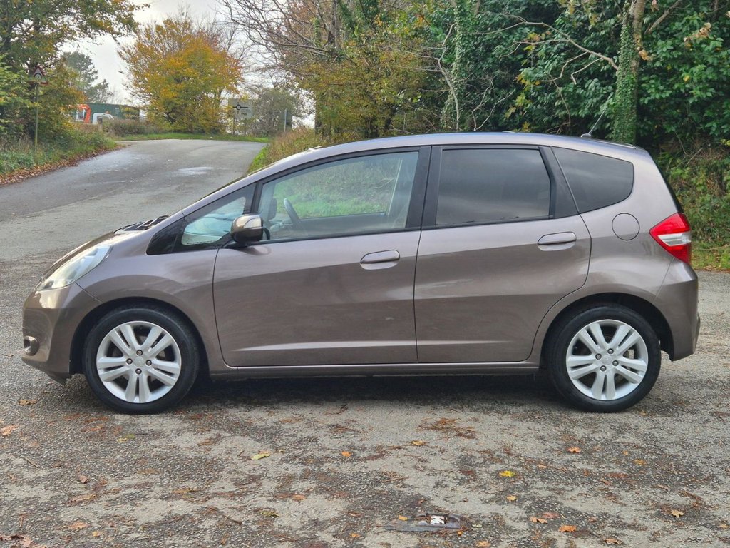 Used Honda Jazz 2013 for sale - 76546733: Photo 3