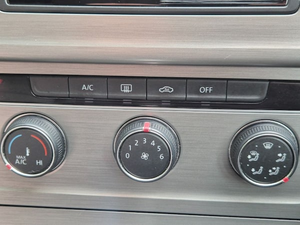 Used Volkswagen Golf 2014 for sale - 76132475: Photo 22