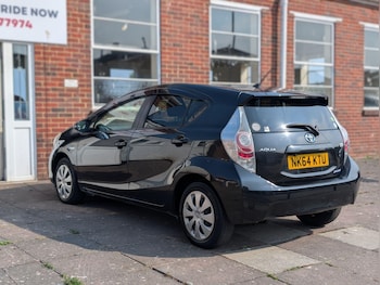 Used Toyota Aqua 2014 for sale - 79600924: Photo
