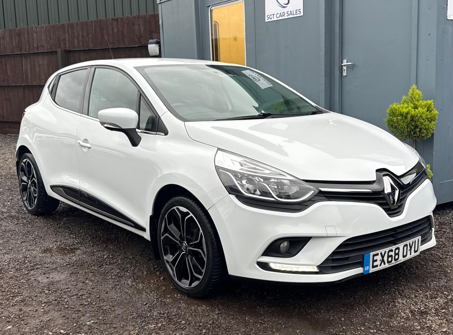 Used Renault Clio 2018 for sale - 76942598: Photo 1