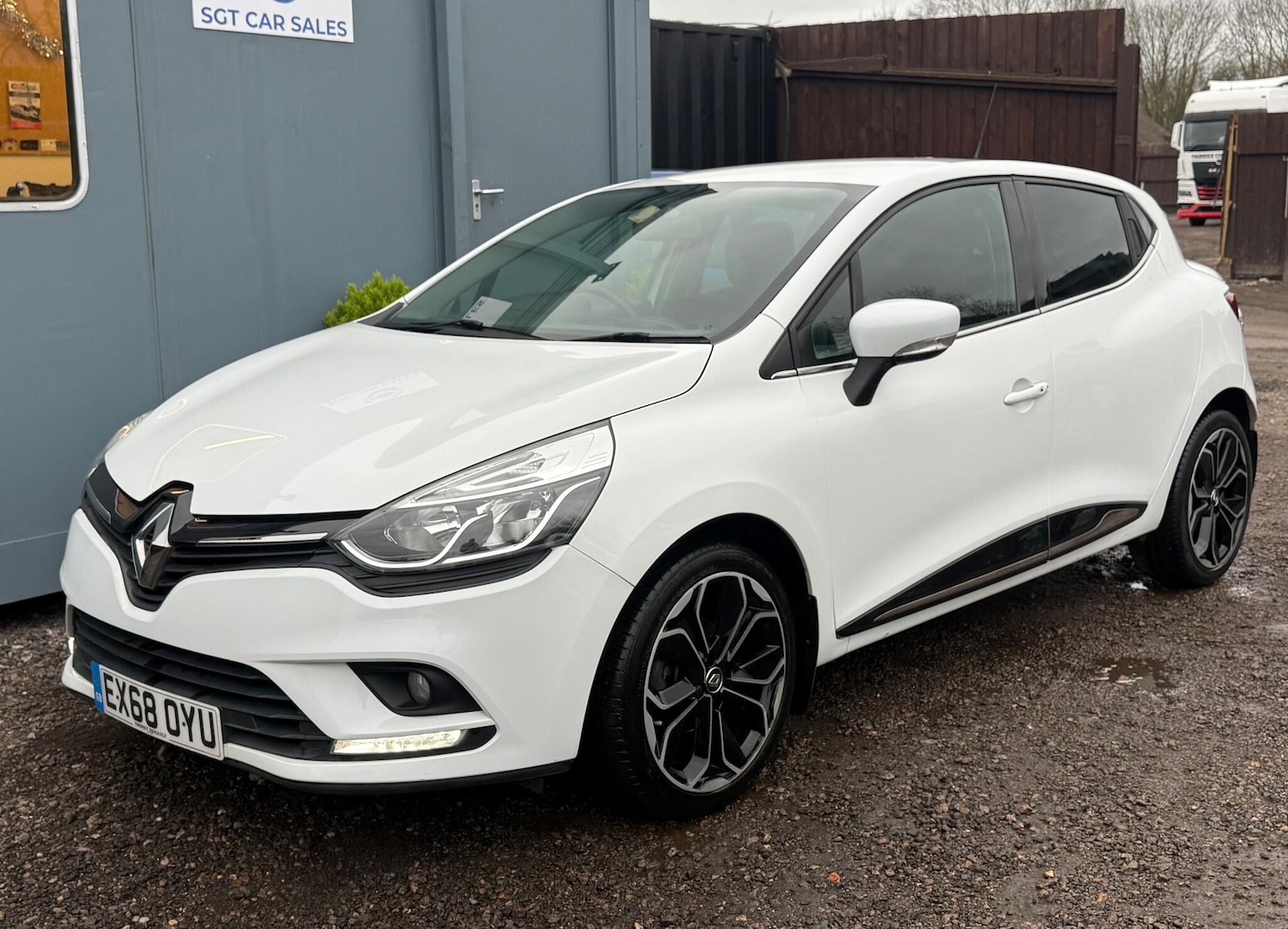 Used Renault Clio 2018 for sale - 76942598: Photo 10