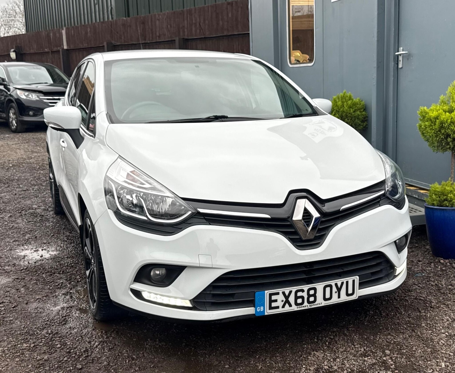 Used Renault Clio 2018 for sale - 76942598: Photo 2