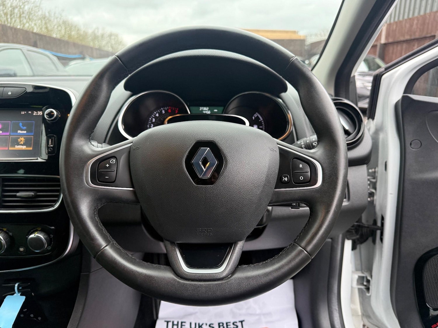 Used Renault Clio 2018 for sale - 76942598: Photo 24