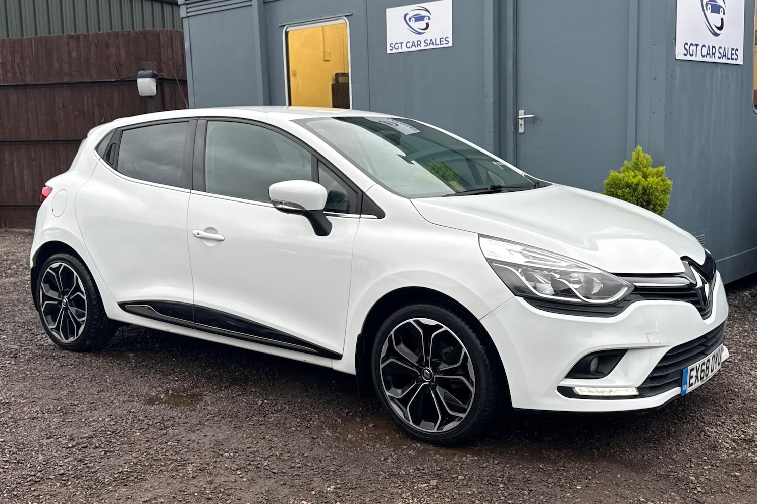 Used Renault Clio 2018 for sale - 76942598: Photo 4