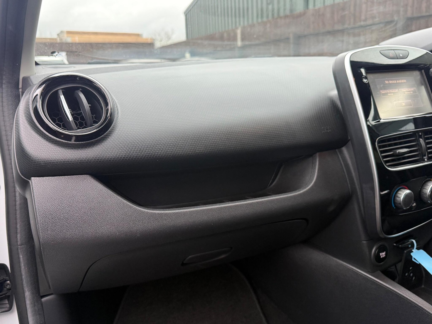 Used Renault Clio 2018 for sale - 76942598: Photo 40