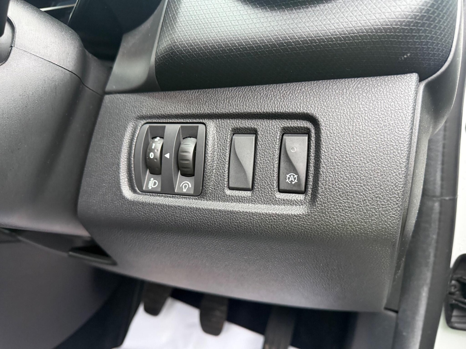 Used Renault Clio 2018 for sale - 76942598: Photo 43