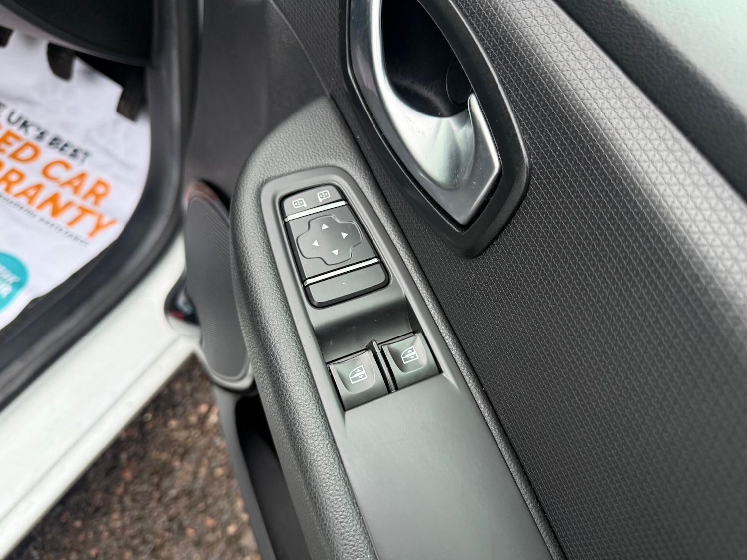 Used Renault Clio 2018 for sale - 76942598: Photo 44