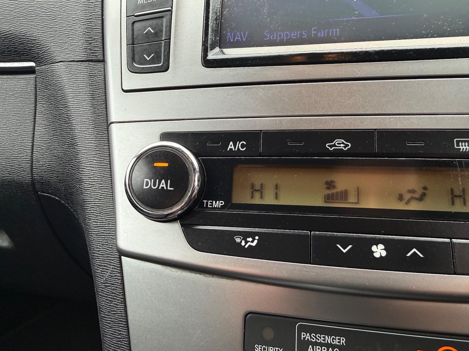 Used Toyota Avensis 2012 for sale - 77612410: Photo 38