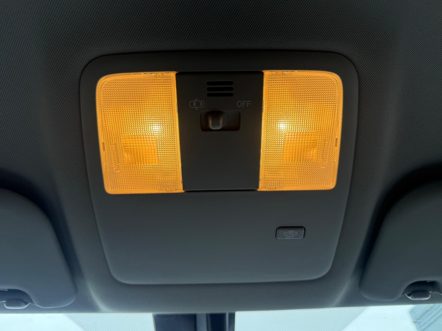 Used Toyota Avensis 2012 for sale - 77612410: Photo 40