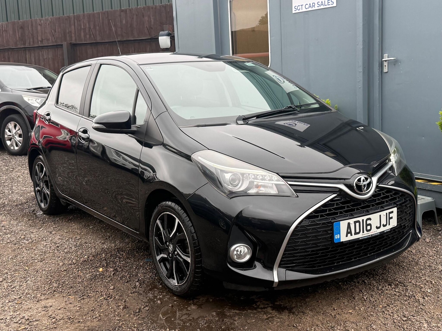Used Toyota Yaris 2016 for sale - 76865661: Photo 1