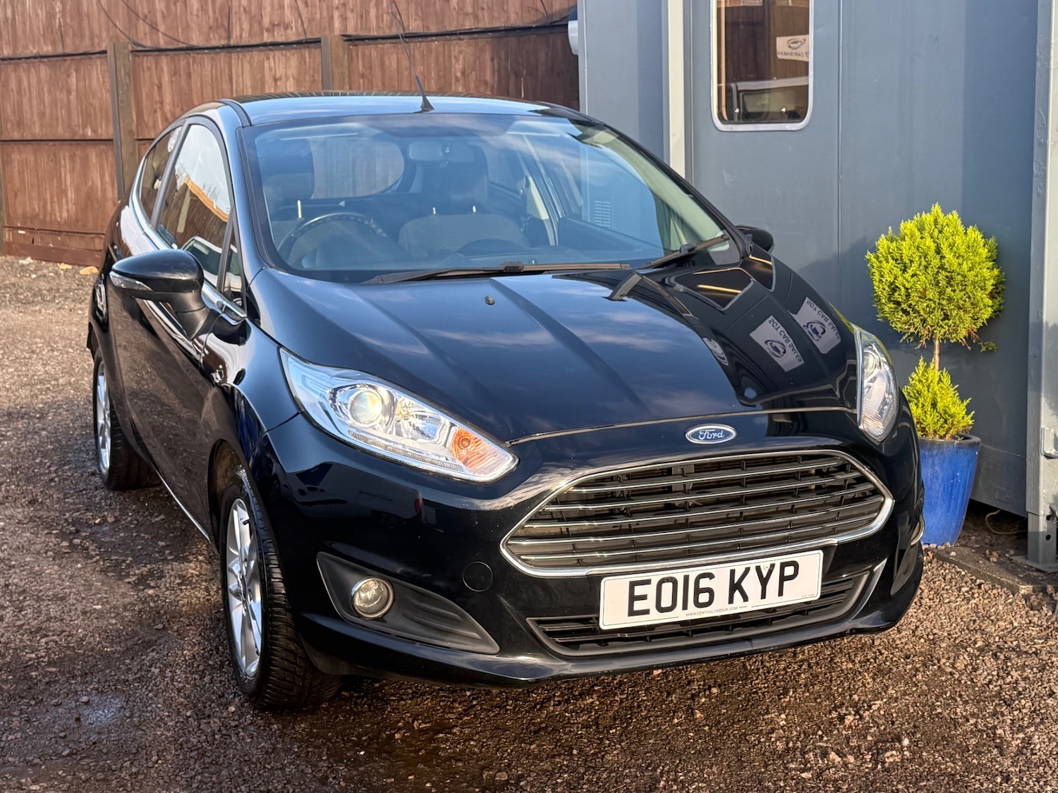 Used Ford Fiesta 2016 for sale - 76859899: Photo 2
