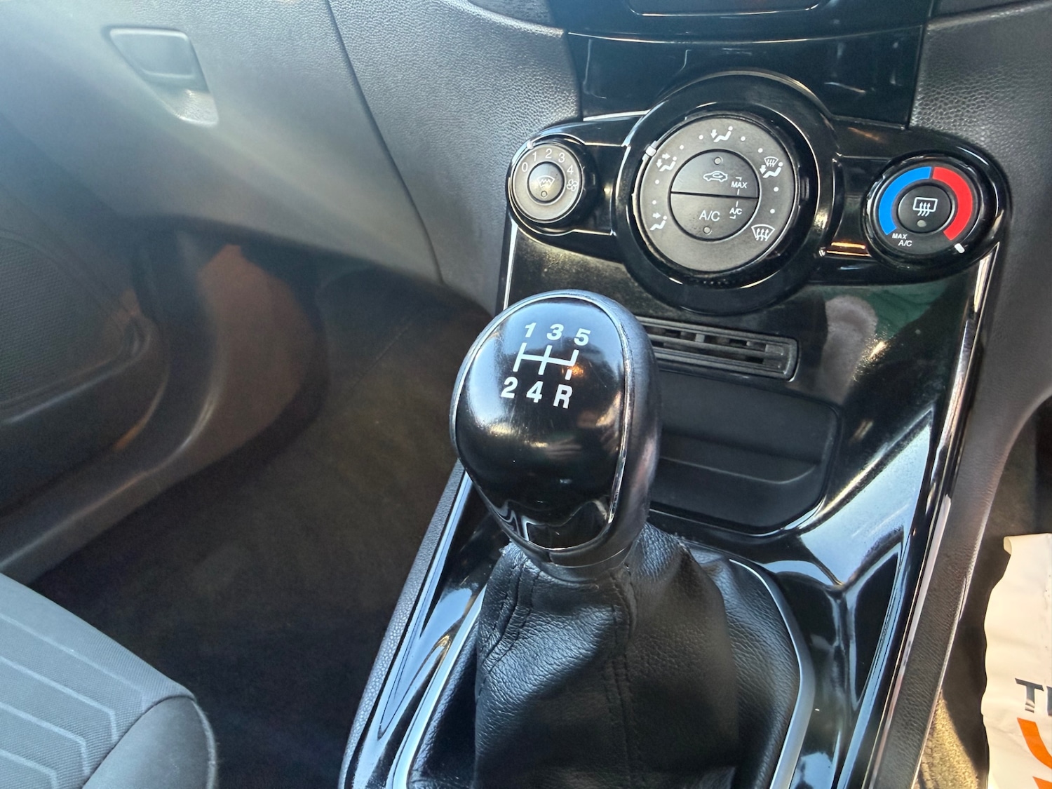 Used Ford Fiesta 2016 for sale - 76859899: Photo 32