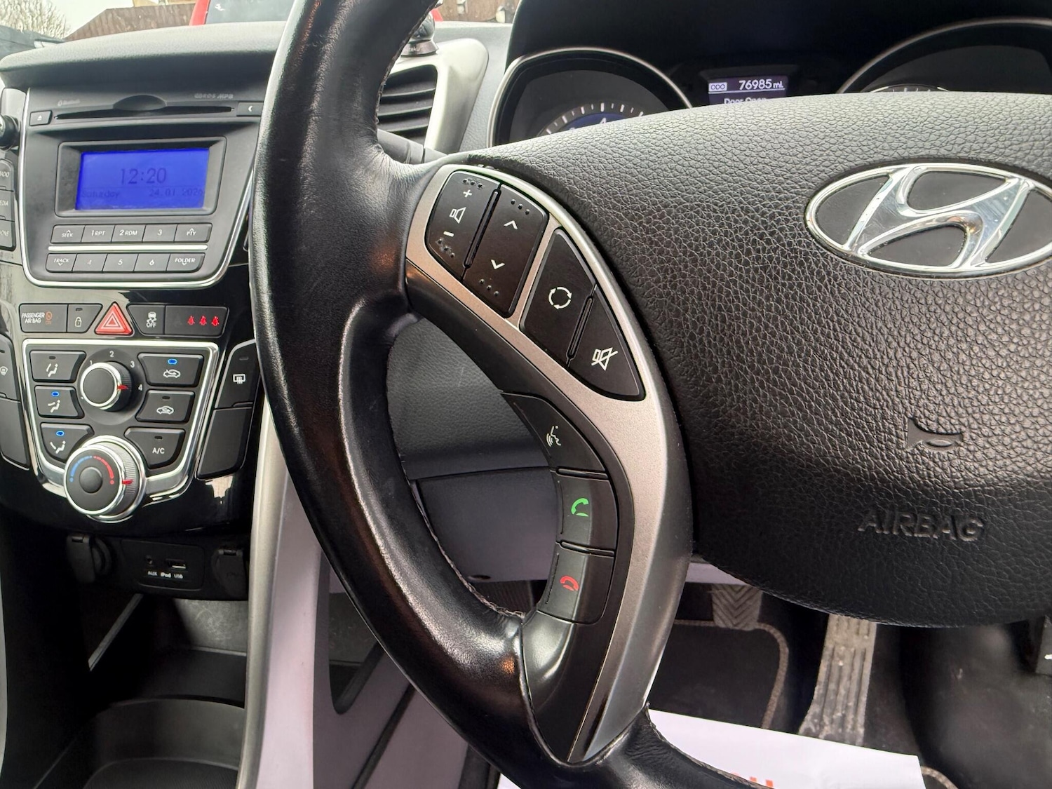 Used Hyundai i30 2013 for sale - 77330428: Photo 18