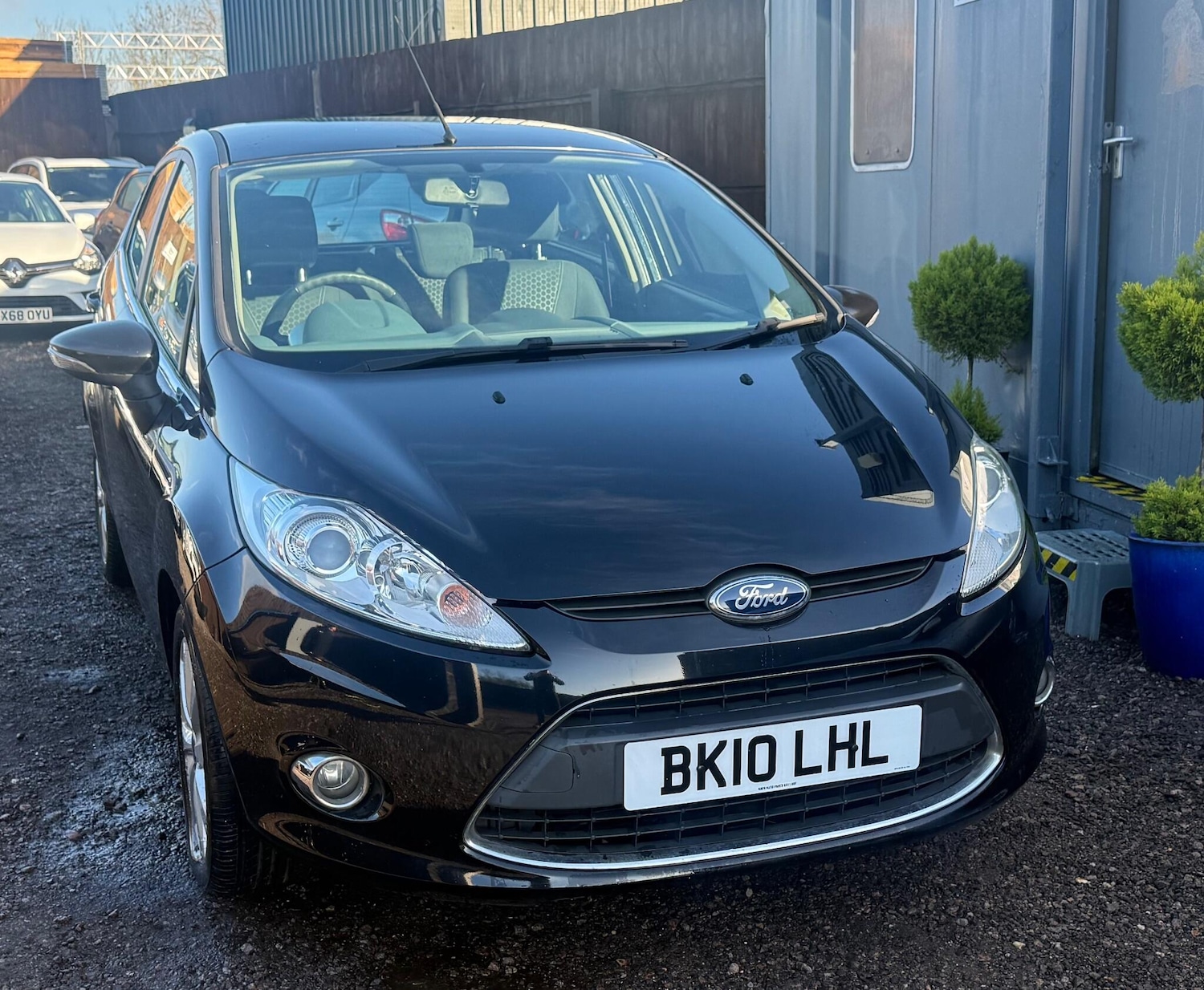 Used Ford Fiesta 2010 for sale - 77230260: Photo 2