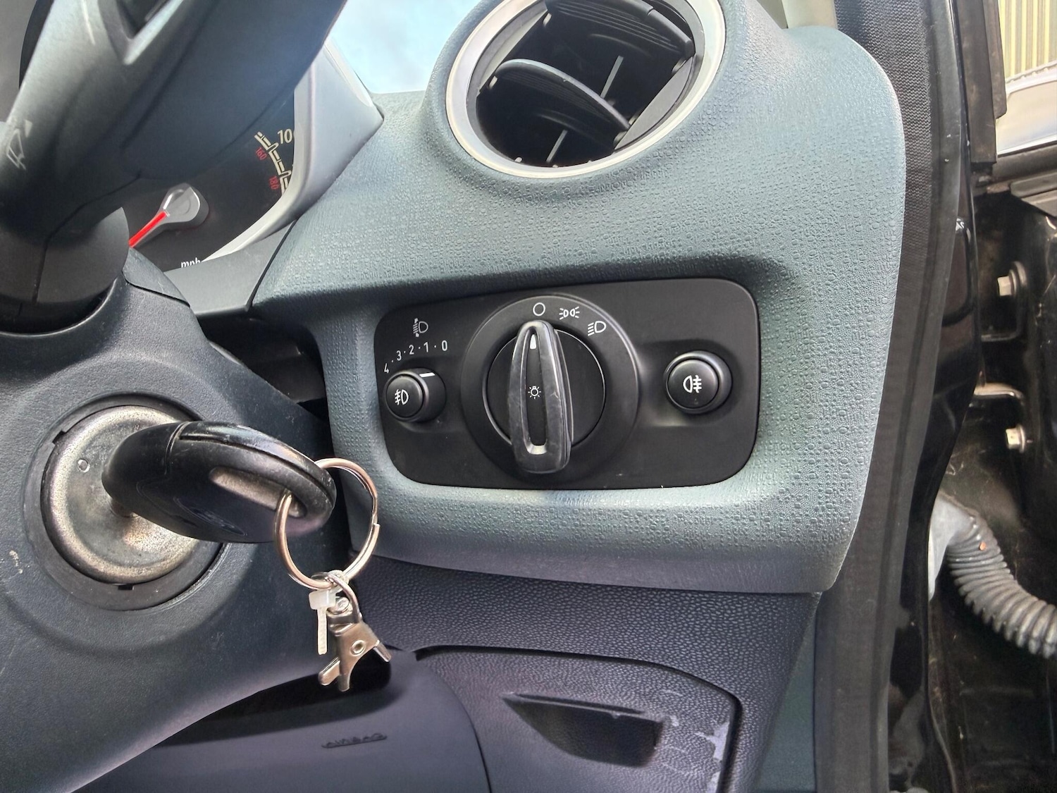 Used Ford Fiesta 2010 for sale - 77230260: Photo 22