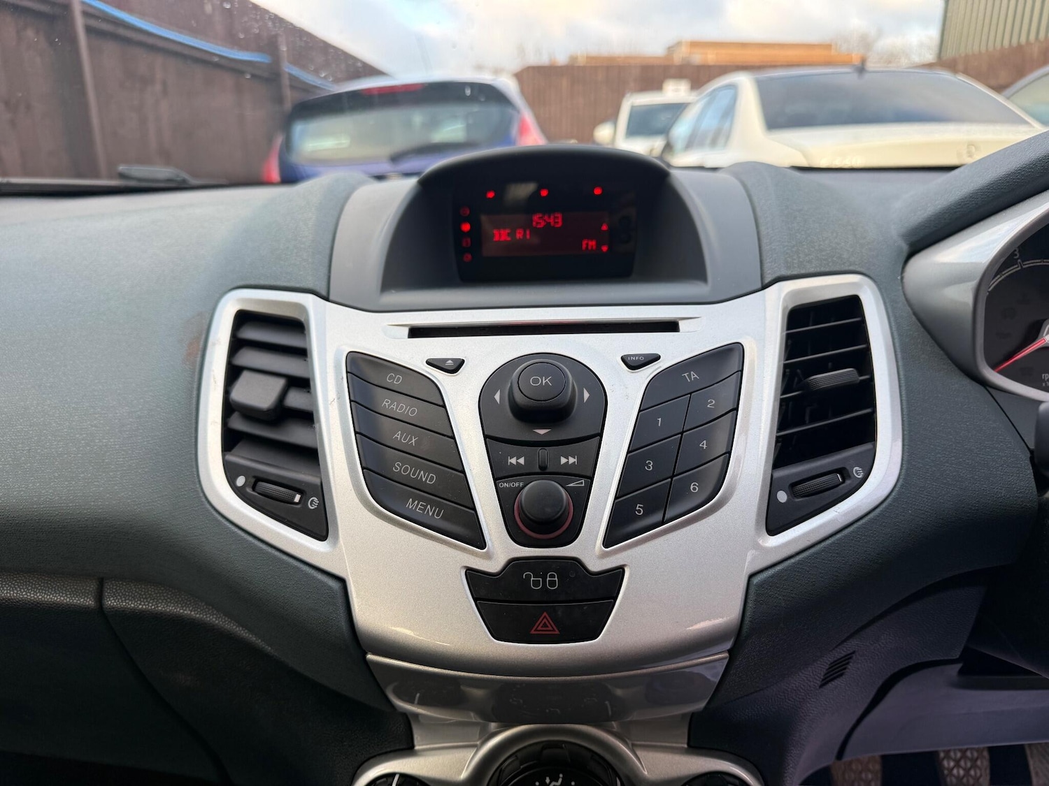 Used Ford Fiesta 2010 for sale - 77230260: Photo 25