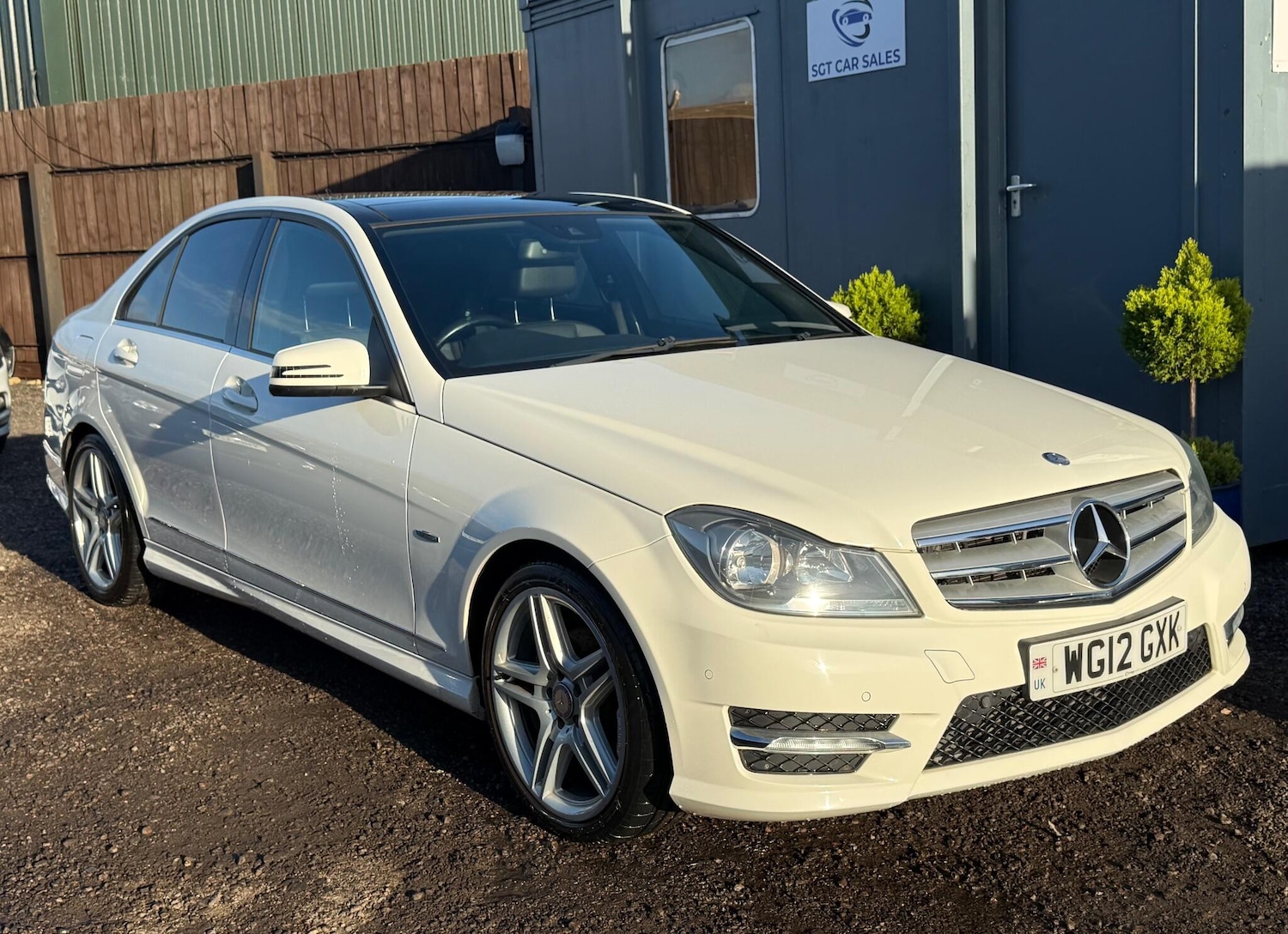 Used Mercedes-Benz C Class 2012 for sale - 77081289: Photo 2