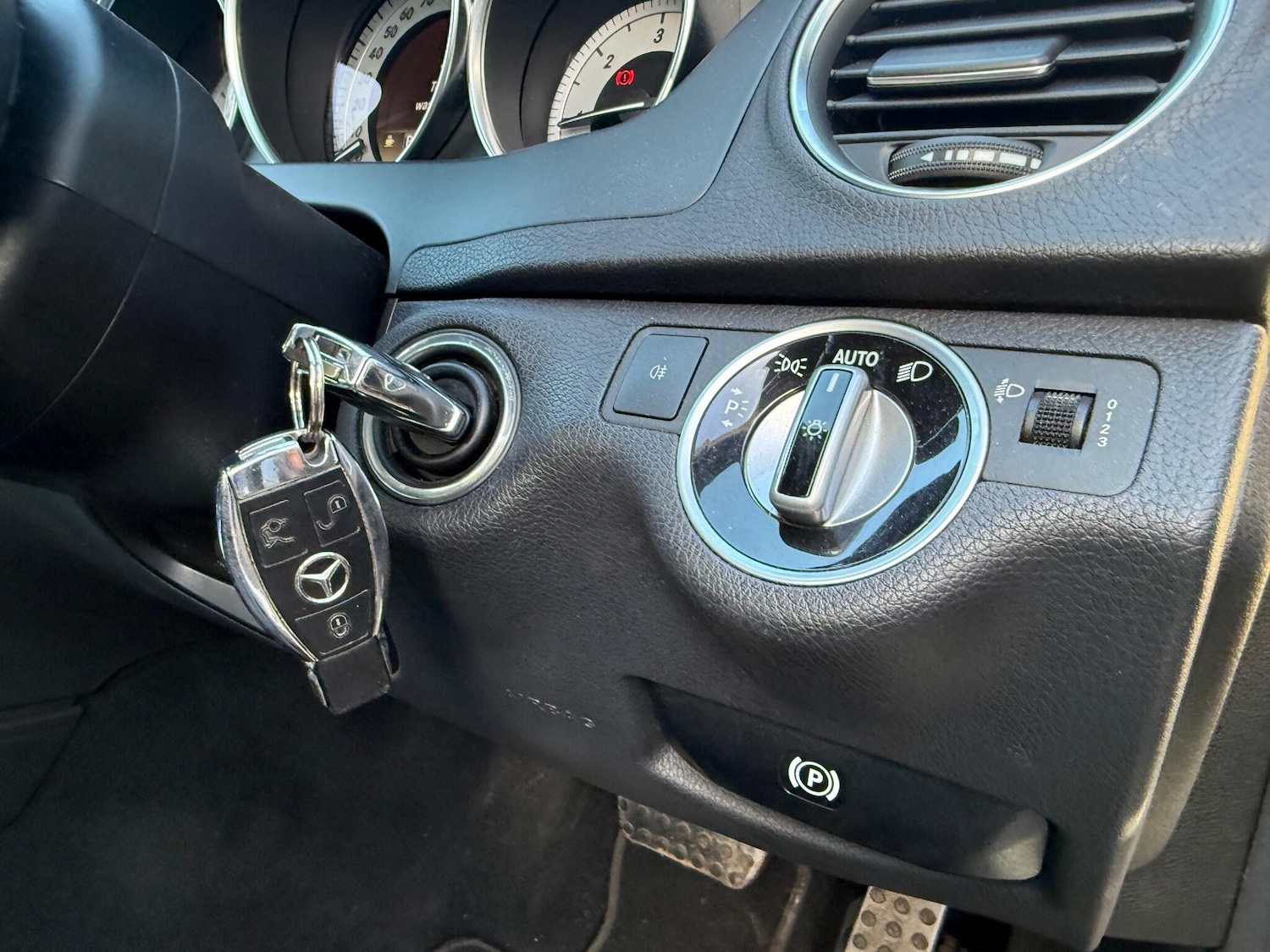 Used Mercedes-Benz C Class 2012 for sale - 77081289: Photo 23