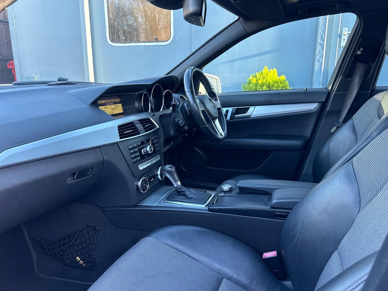 Used Mercedes-Benz C Class 2012 for sale - 77081289: Photo 25