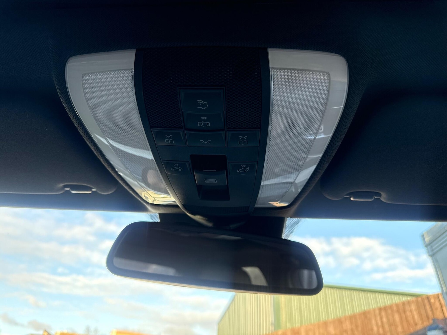 Used Mercedes-Benz C Class 2012 for sale - 77081289: Photo 41