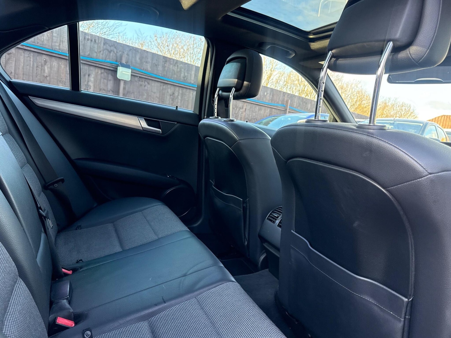 Used Mercedes-Benz C Class 2012 for sale - 77081289: Photo 43